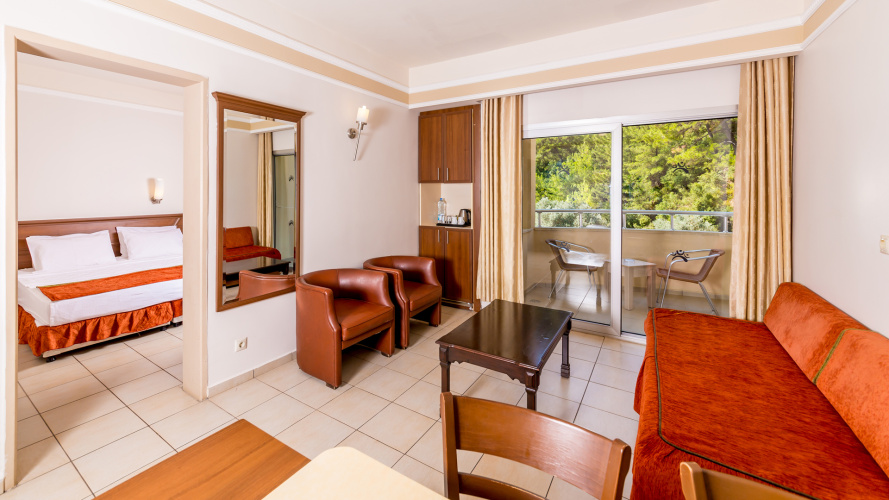 Standard Twin Suite