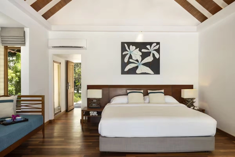 Deluxe Double Bungalow beachfront