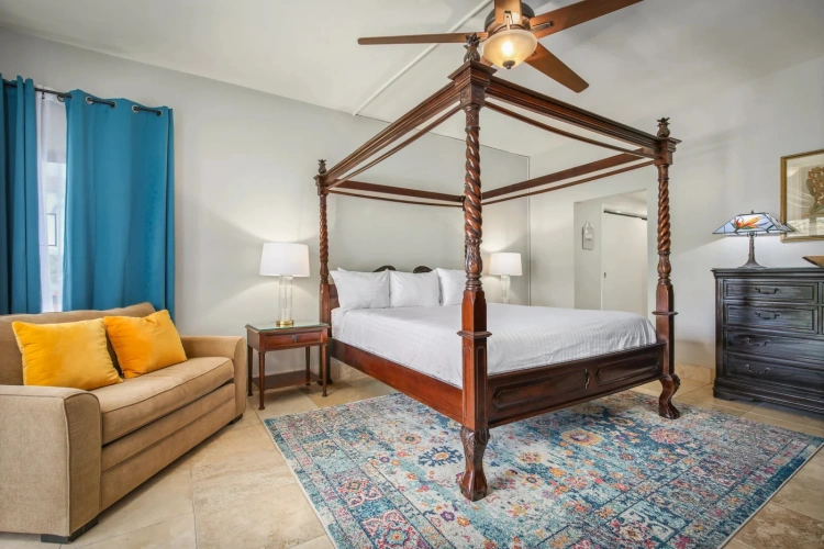 2 Bedrooms Unit 306 with garden view