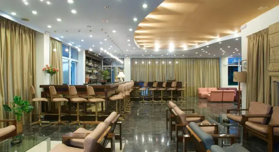 Alexandros Hotel