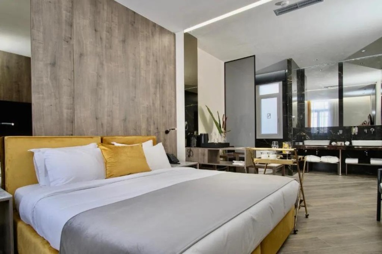 Golden Royal Double Suite