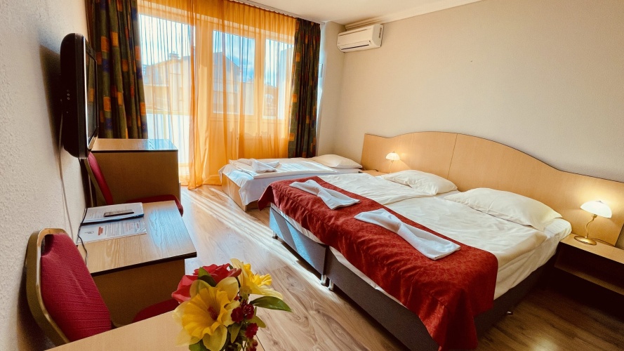Triple room with balcony