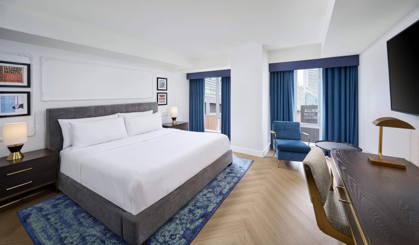 Pantages Signature Double Suite