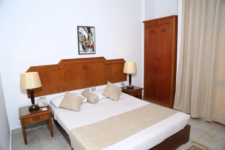 Standard Triple room