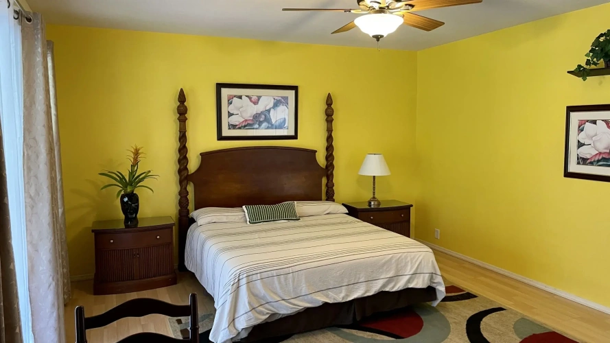 Honeycreeper Double room