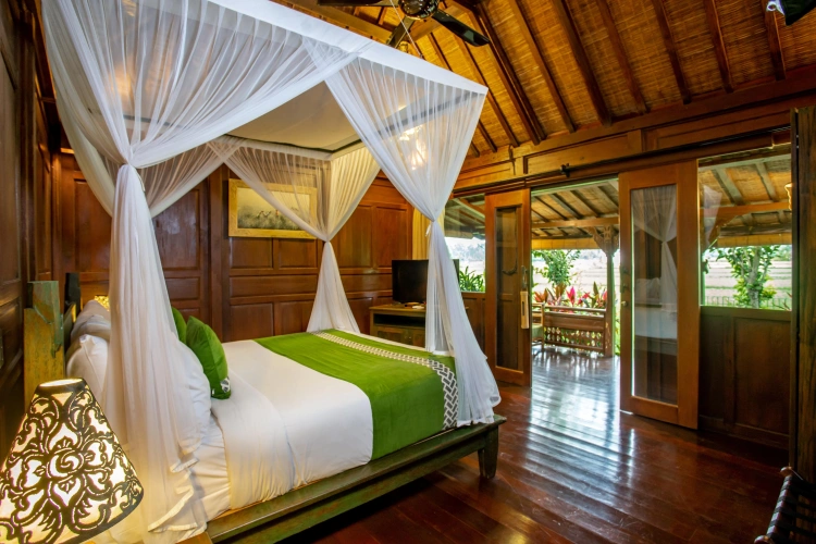 Double Wooden Suite Paddy View