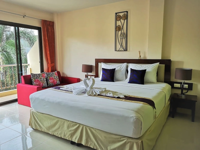 Deluxe Double room with balcony and with partial sea view