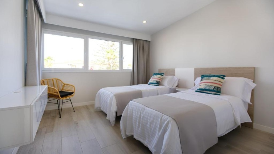3 Bedrooms Penthouse Apartment with panoramic view