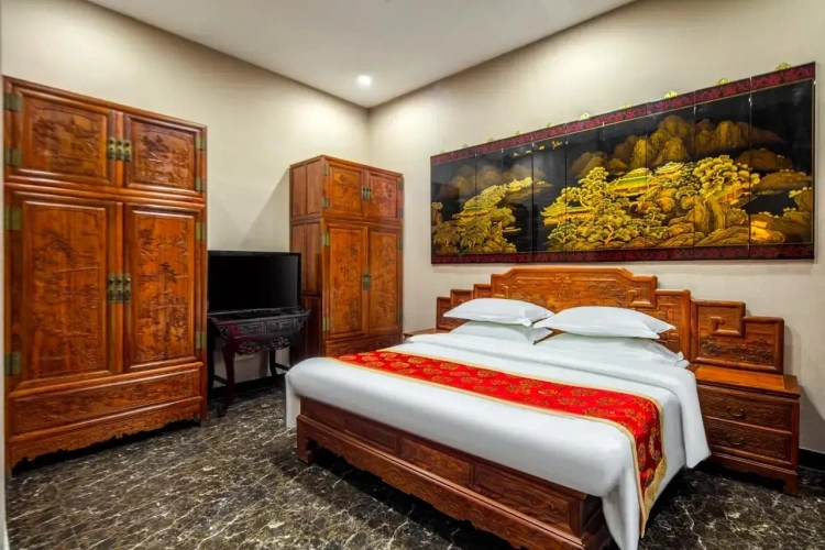 Deluxe Suite