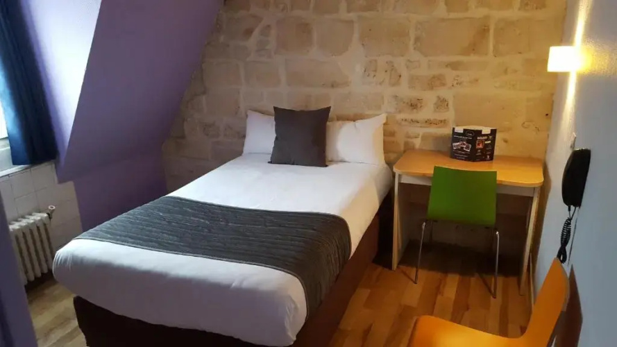Le Montclair Montmartre by River Hostel