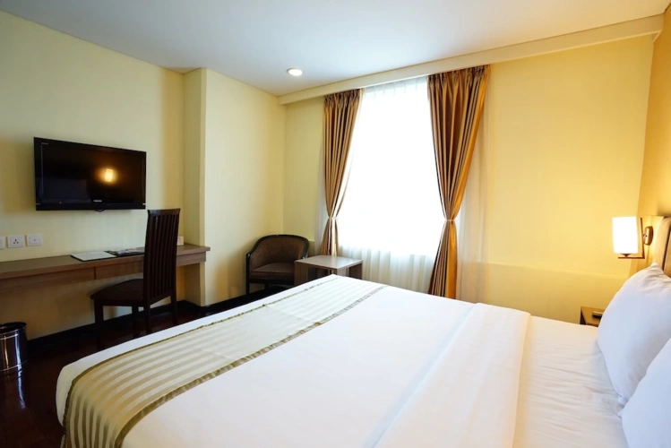 Club Twin room