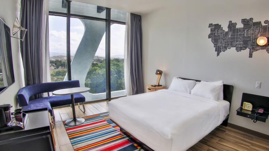 Aloft room