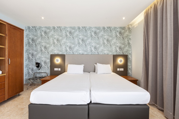 Deluxe Seaview Twin Studio Apartment with balcony