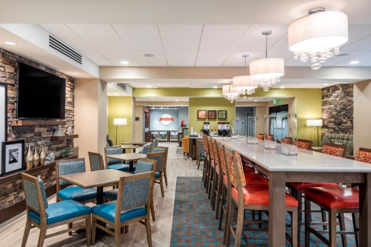 Hampton Inn Baltimore Bayview Campus photo 20