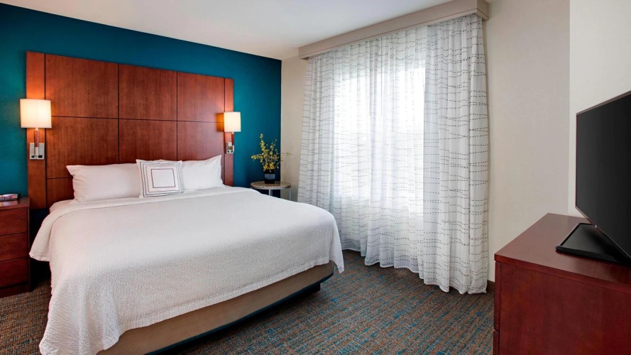 1 Bedroom Larger Corner Double Suite