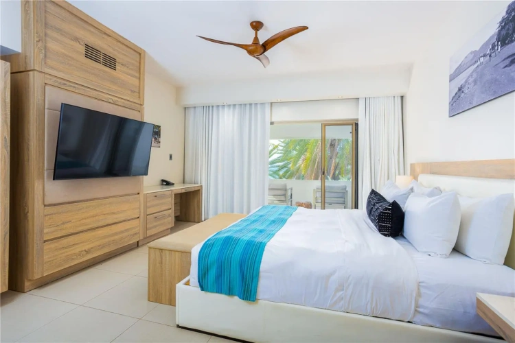 3 Bedrooms Suite oceanfront