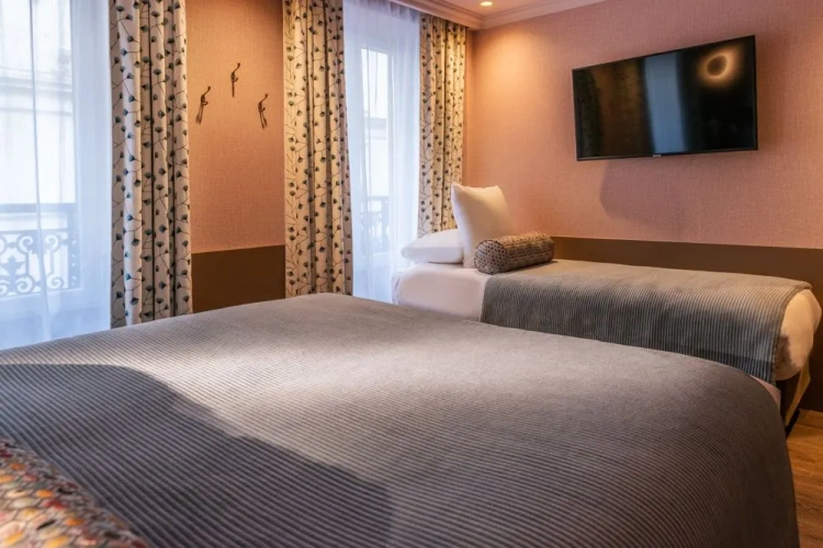Superior Triple room