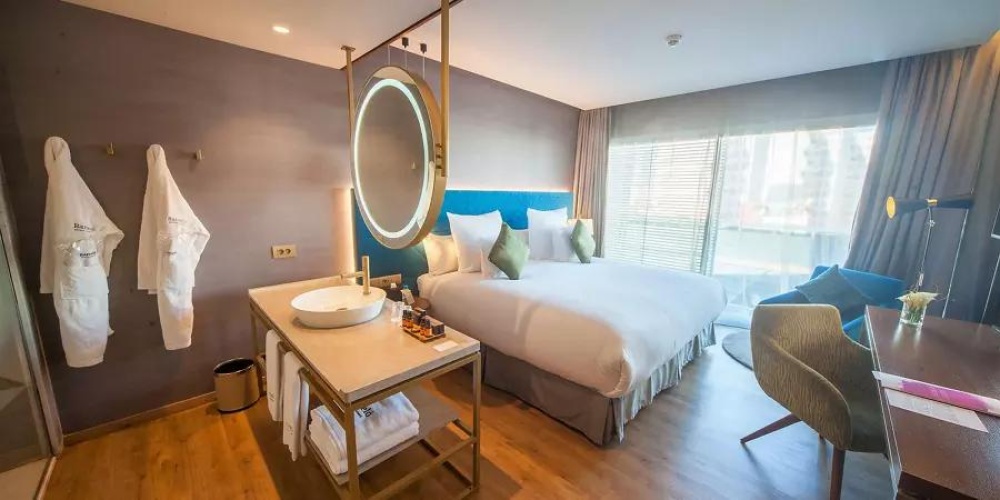 Deluxe Double room with pool view