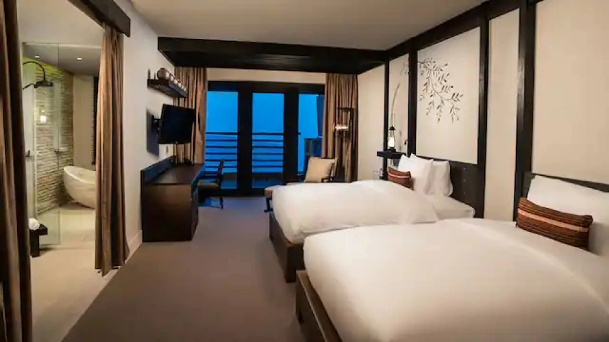 Ridge View Jabal Twin room