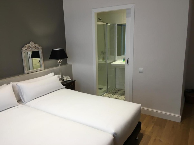 Mesón Castilla Atiram Hotel photo 15