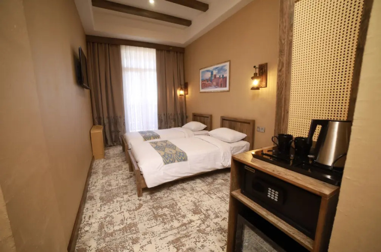 Standard Twin room with balcony