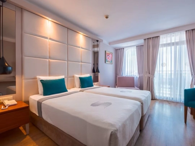 Standard Double room with land view