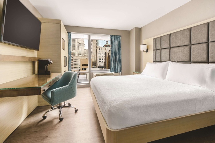 Double room with city view