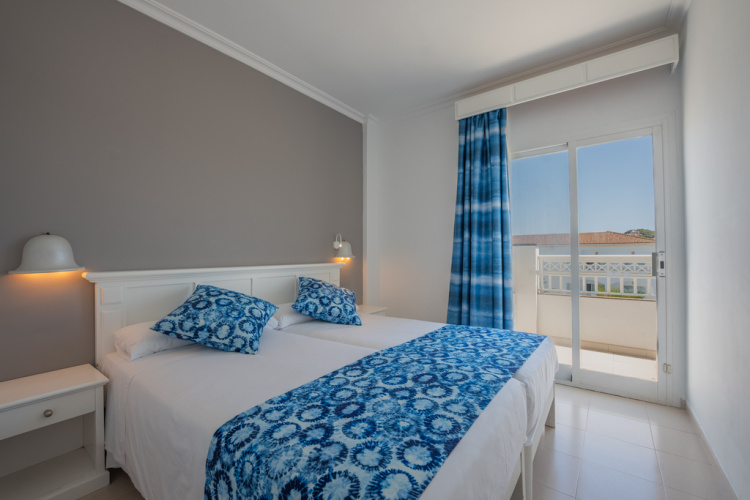 1 Bedroom Twin Apartment with pool view