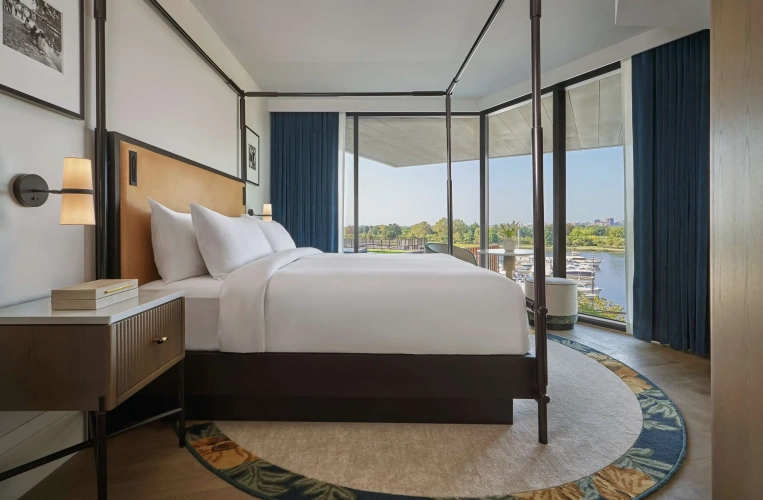 Corner Double room with river view
