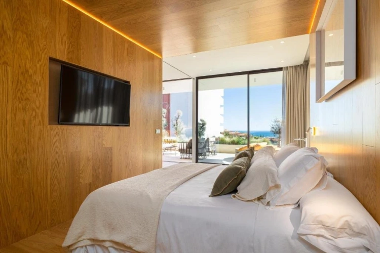 1 Bedroom with Jacuzzi Double Leiro Residences Suite