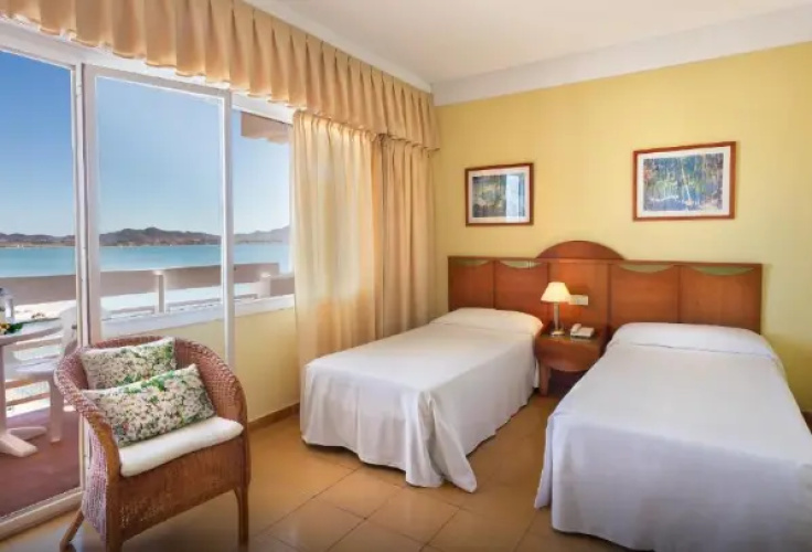 Terrace Twin room with sea view