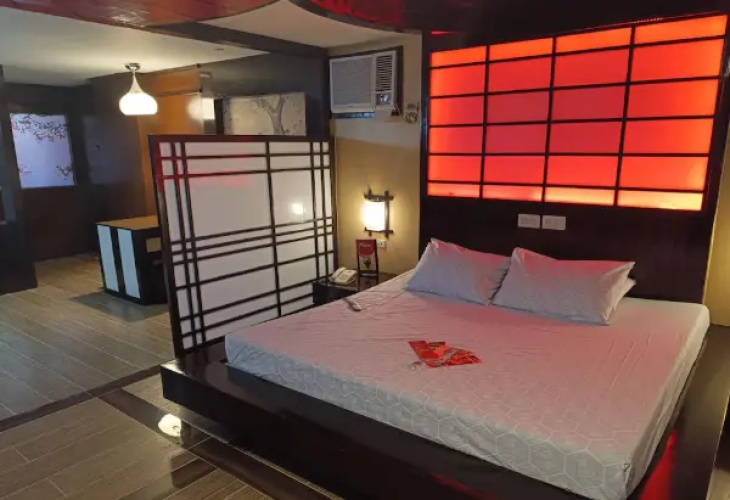 1 Bedroom Double Mega Suite