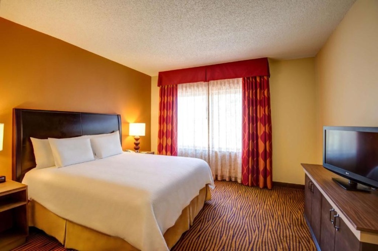 Deluxe Mobility Accessible with Bathtub Double room