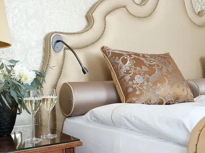 Elector Double Suite