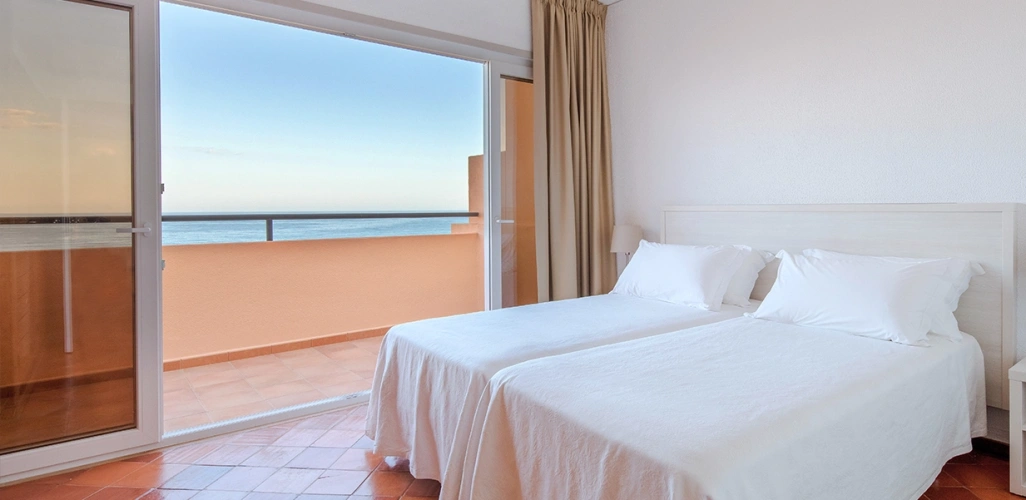 1 Bedroom Twin Apartment with sea view