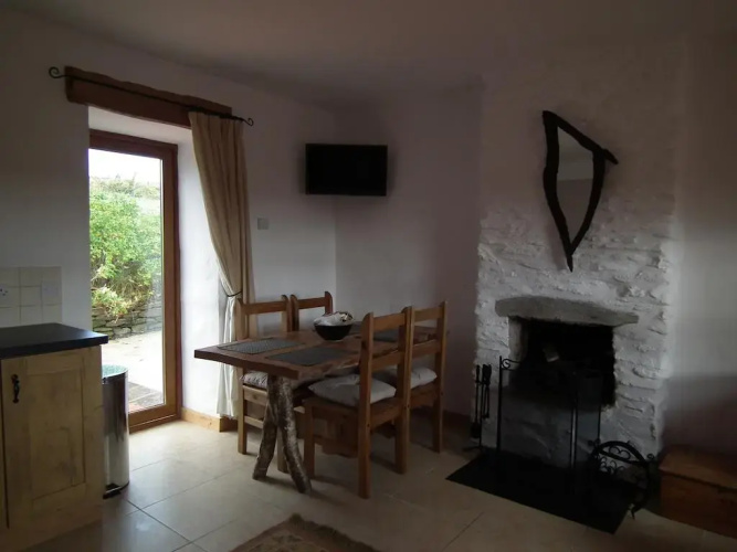 Pollan Rua Cottage & Barn