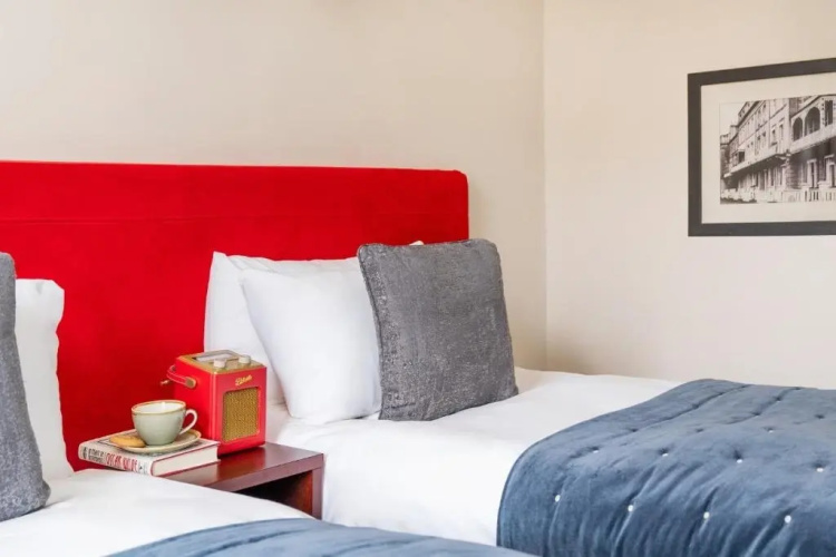 Clifton Hotel