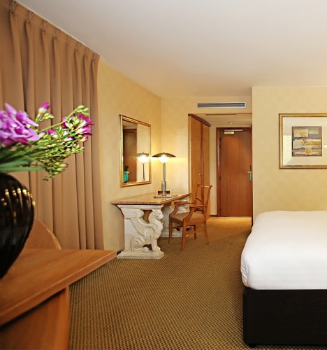 Club Twin room