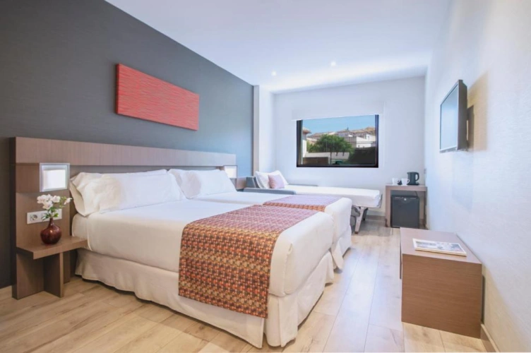 Triple room