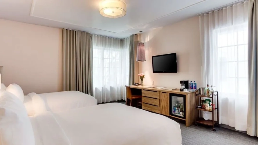Deluxe Quadruple room with park view