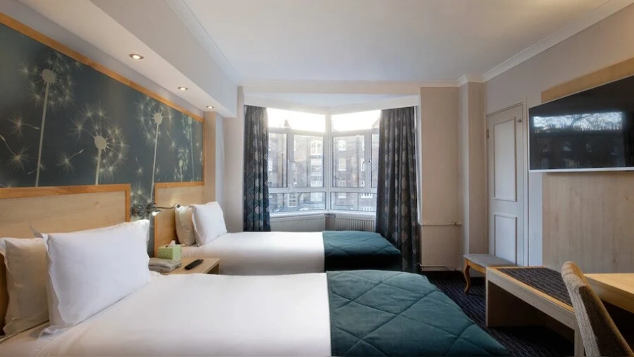 Twin room with garden view