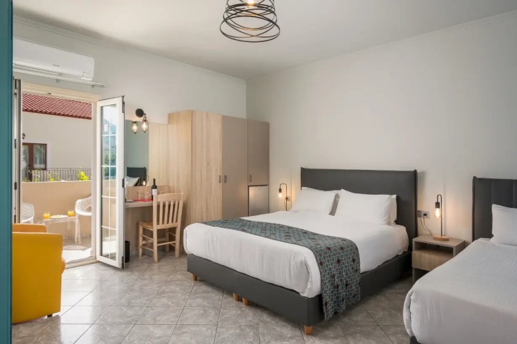 Triple room