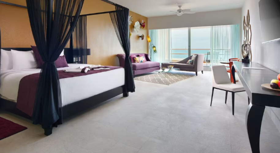 Suite oceanfront
