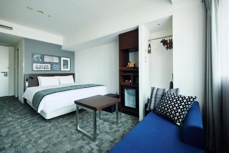 Cross Floor Double room
