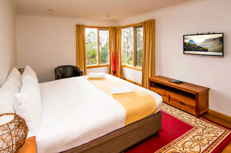 Lakeside Double Suite
