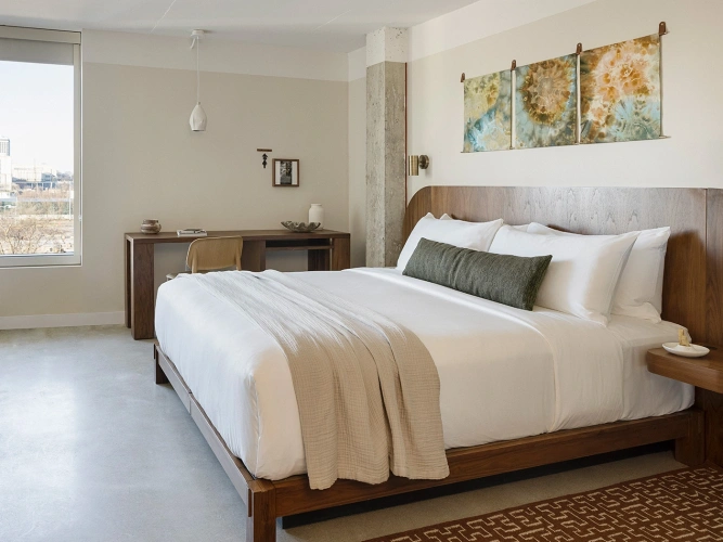 Standard Double room with city view