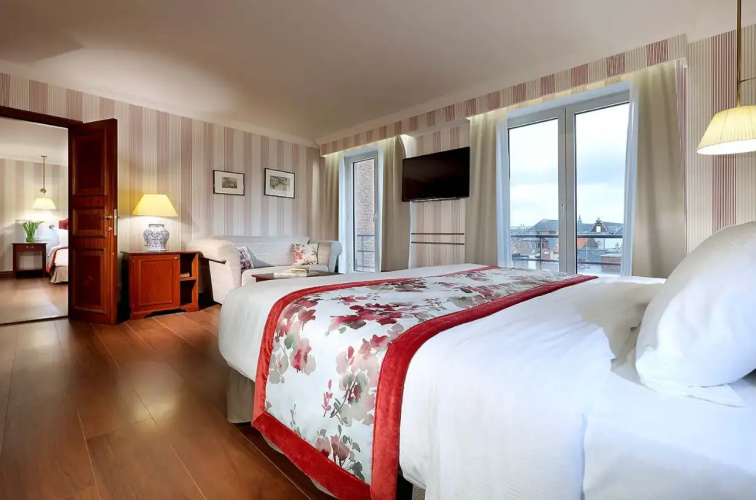 Linked Quadruple room