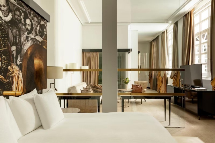 1 Bedroom RedLevel Double Suite