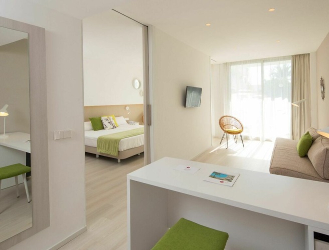 Triple Suite with balcony and with pool view
