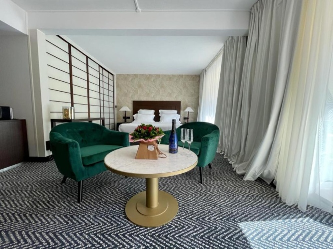 Double Suite